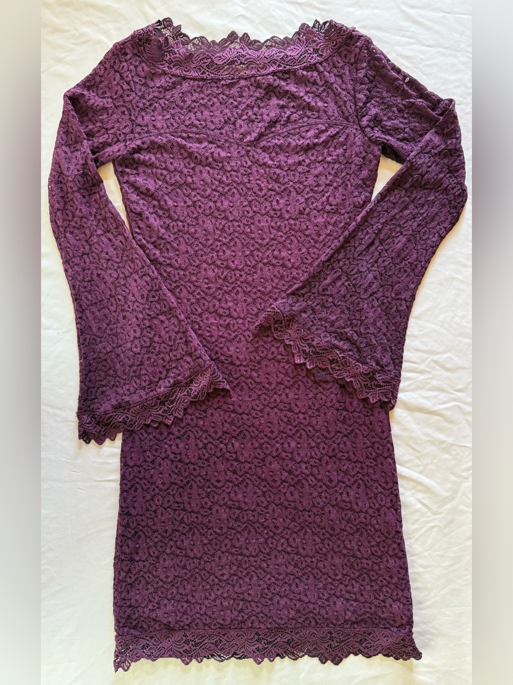 Chelsea & Violet Plum Bell Sleeve Midi Dress S